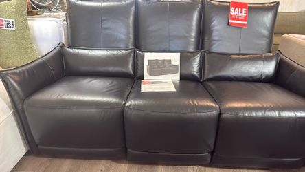 Brand New Amsterdam 100%. Leather power recliner