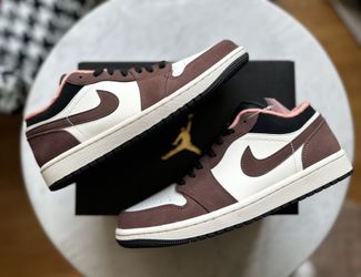 Jordan 1 Low Mocha 8.5 DS Brand New w/ Receipt!