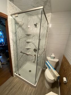 Frameless shower doors