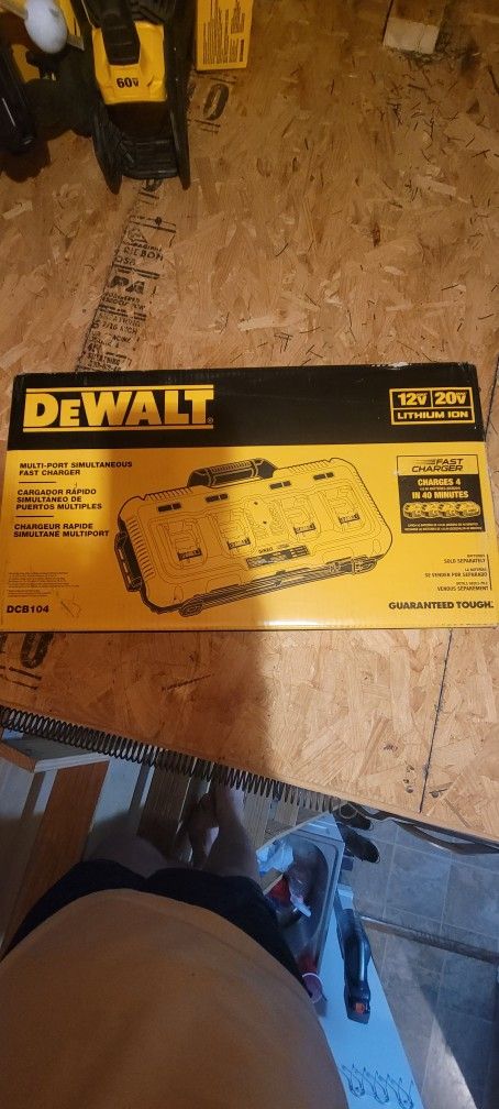 DEWALT CHARGER