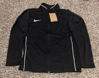 Nike dry fit park 26 track package. Kids large jacket and pant