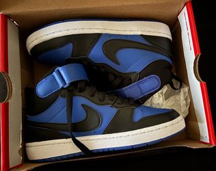 Nike youth high tops 3.5