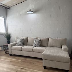 2 Piece Sectional Couch with Chaise