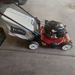 Selling TORO RECYCLER SELF PROPELLED LAWN MOWER IN EXCELLANT CONDITION READ DISCRIPTION 