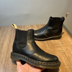 Dr Martens Vegan 2976 Women Size 6 Black Leather Platform Pull On Chelsea Boot