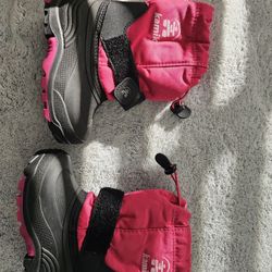 Like New Size 9 Kamik Pink Girls Snowboots