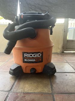 RIDGID 16 Gallon Wet/Dry Vac with Detachable Blower + Wet Filter