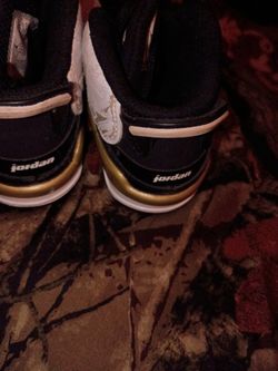 8 C Size Black , White And Gold Kids Air Jordans 