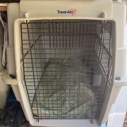 Very Large Travel Aire Dog Kennel 30” Tall 28” Wide And 40” Deep 