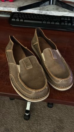 Ariat Women's Cruiser slip-on shoes size 9
