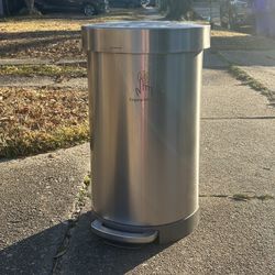 Simple Human Trash Can 