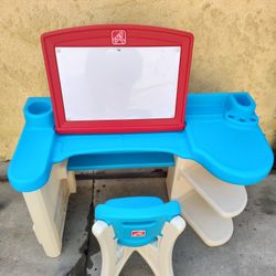 STEP 2 ACTIVITY DESK AND CHAIR  SET