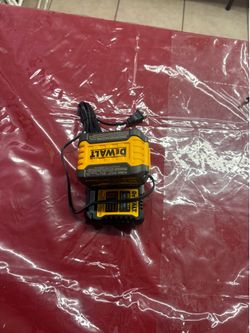 FLEXVOLT 20V/60V MAX Lithium-Ion 6.0Ah Battery Pack +fat charger $150 firm