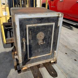 Joseph & Sons Early 1900 Fireproof Safe. 