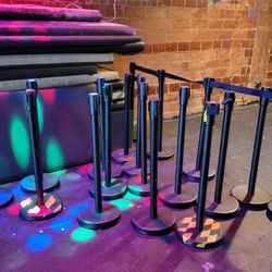 Stanchions/dividers 