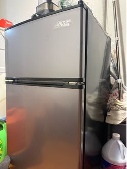 Mini fridge