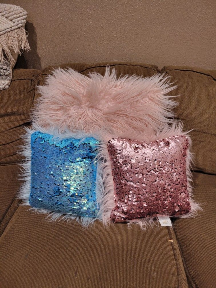 Throw Pillows for Sale in Visalia, CA OfferUp