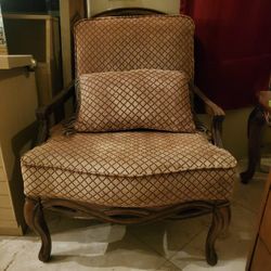 HIGH END CHAIR GOLD UPHOLSTERY ORNATE CARVED PERFECT.