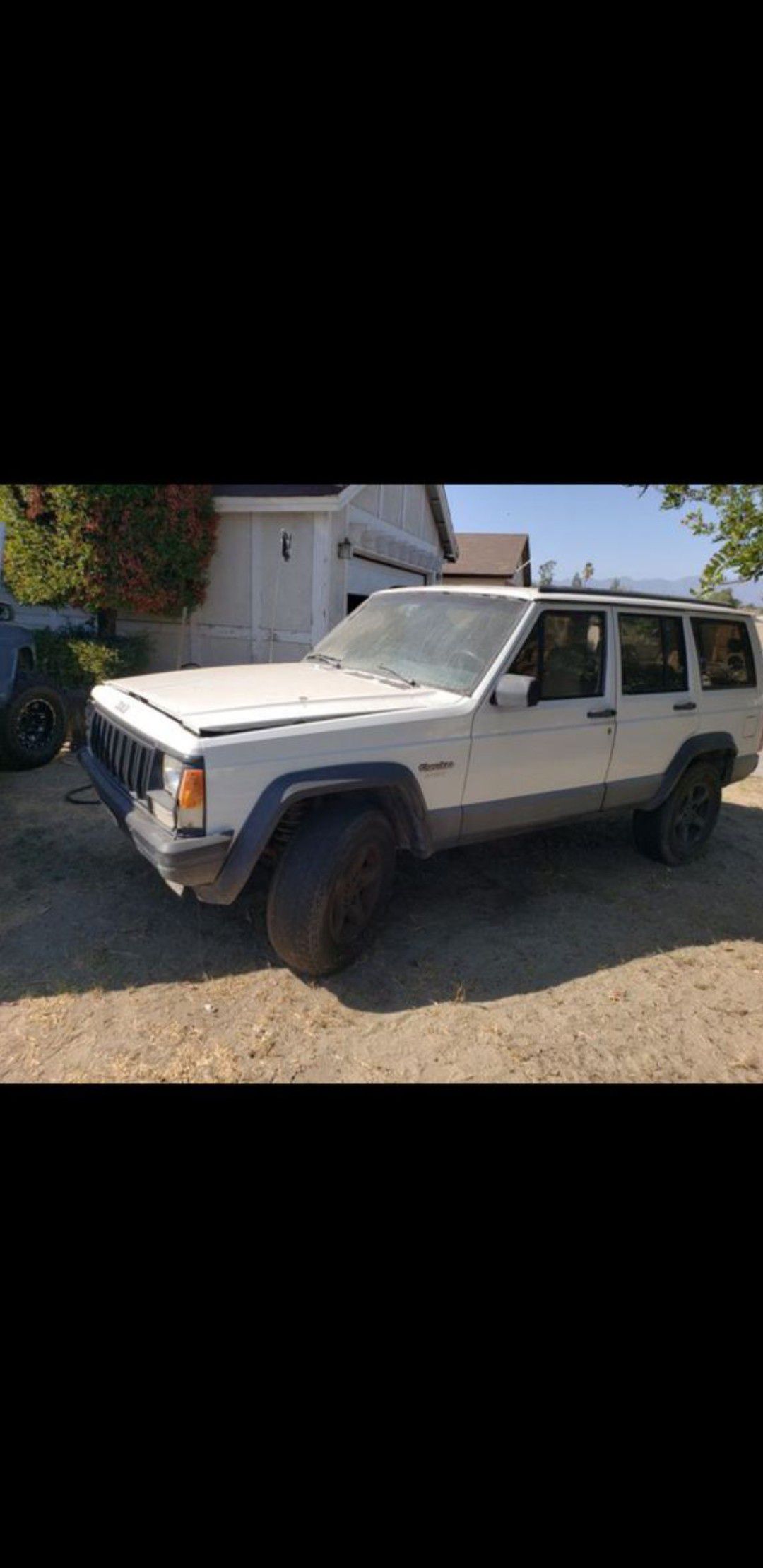 1994 jeep Cherokee xj 2 wheel drive for parts or fix