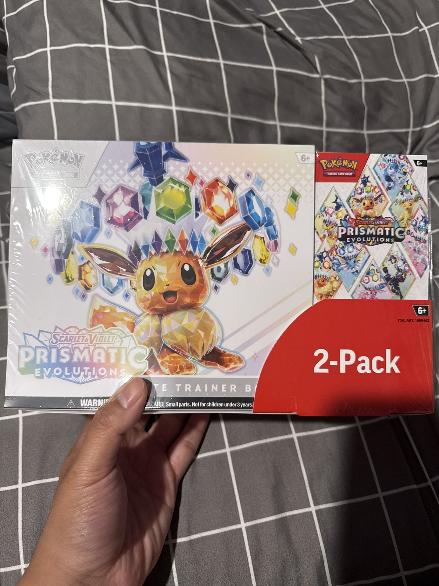 Pokemon Prismatic Evolution ETB