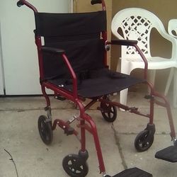 MEDLINE TRANSPORT WHEELCHAIR 19" WIDTH REGULAR FOOTREST