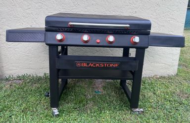 Blackstone 4-Burner Flat Top Griddle with Hinged Hood- Front Basket & Folding side trays