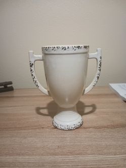 Brand new urn for cheap