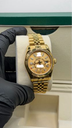 Mens luxury watch
