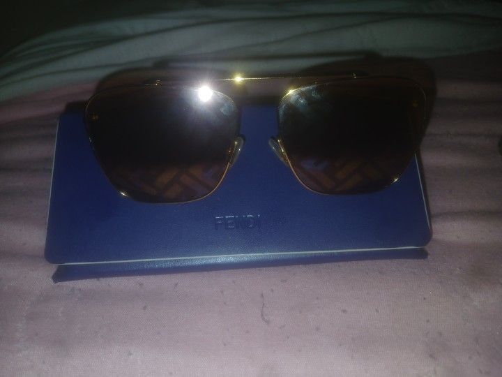 FENDI SHADES