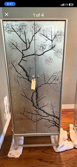 2 Bar Cabinet Like New Size Is 72x28x16