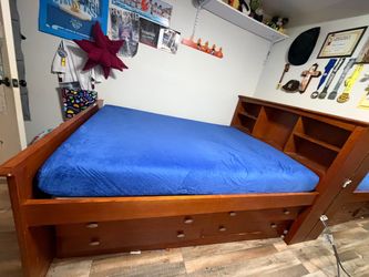 FULL SIZE FRAME AND MATTRESS