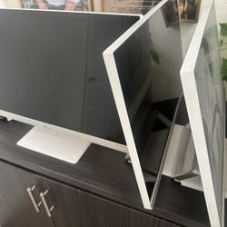 HP Desktop Monitors / Screens — Great Condition (Bundle or Individual)