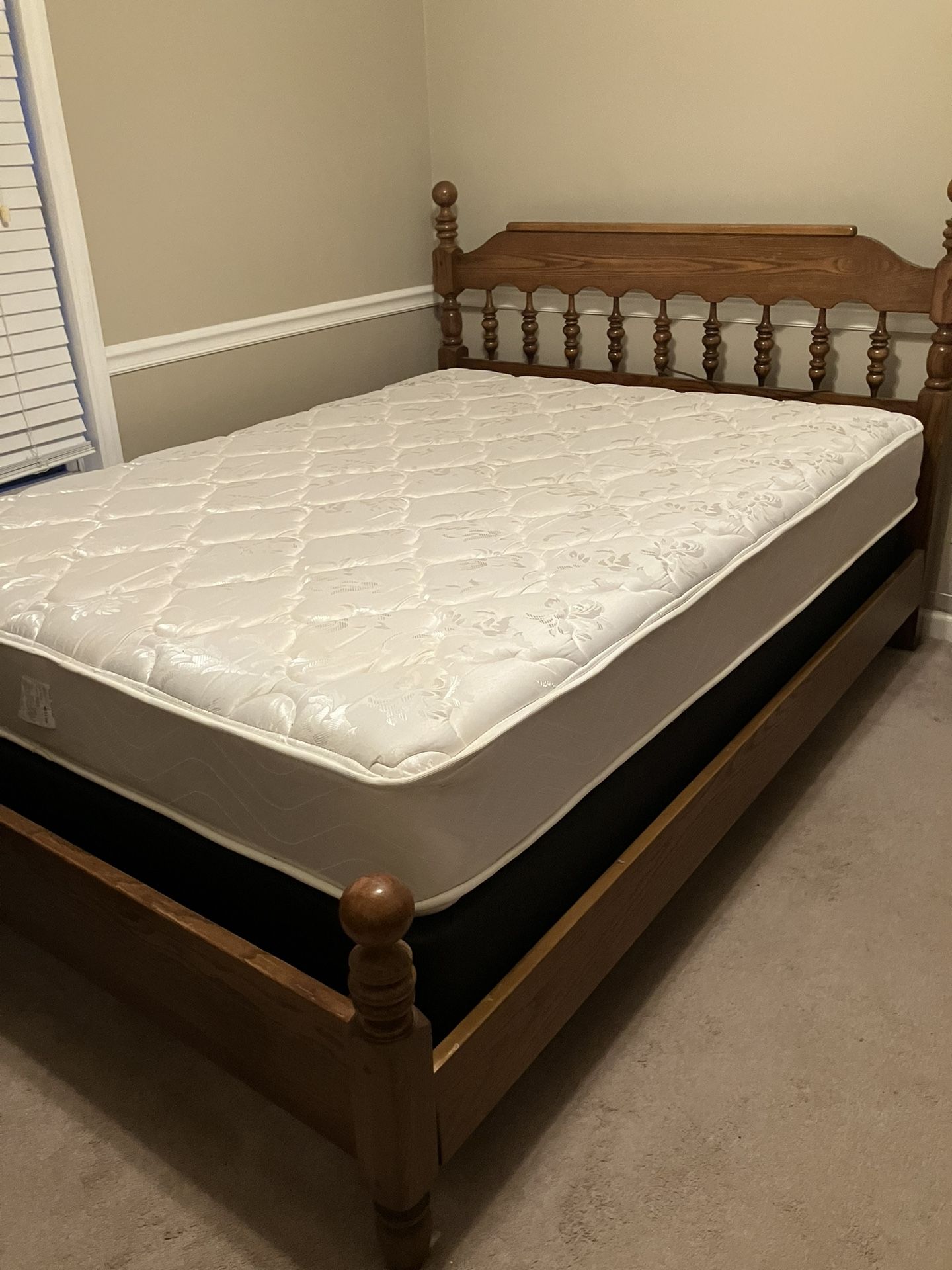 Queen Bed With Solid Oak Bed frame And Footboard. Mattress, Boxspring. Always Had A Mattress Cover On It. Clean Nonsmoking