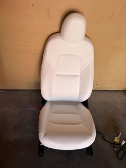 Tesla Model Y Driver seat