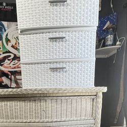 Plastic 3 Drawer Dresser 