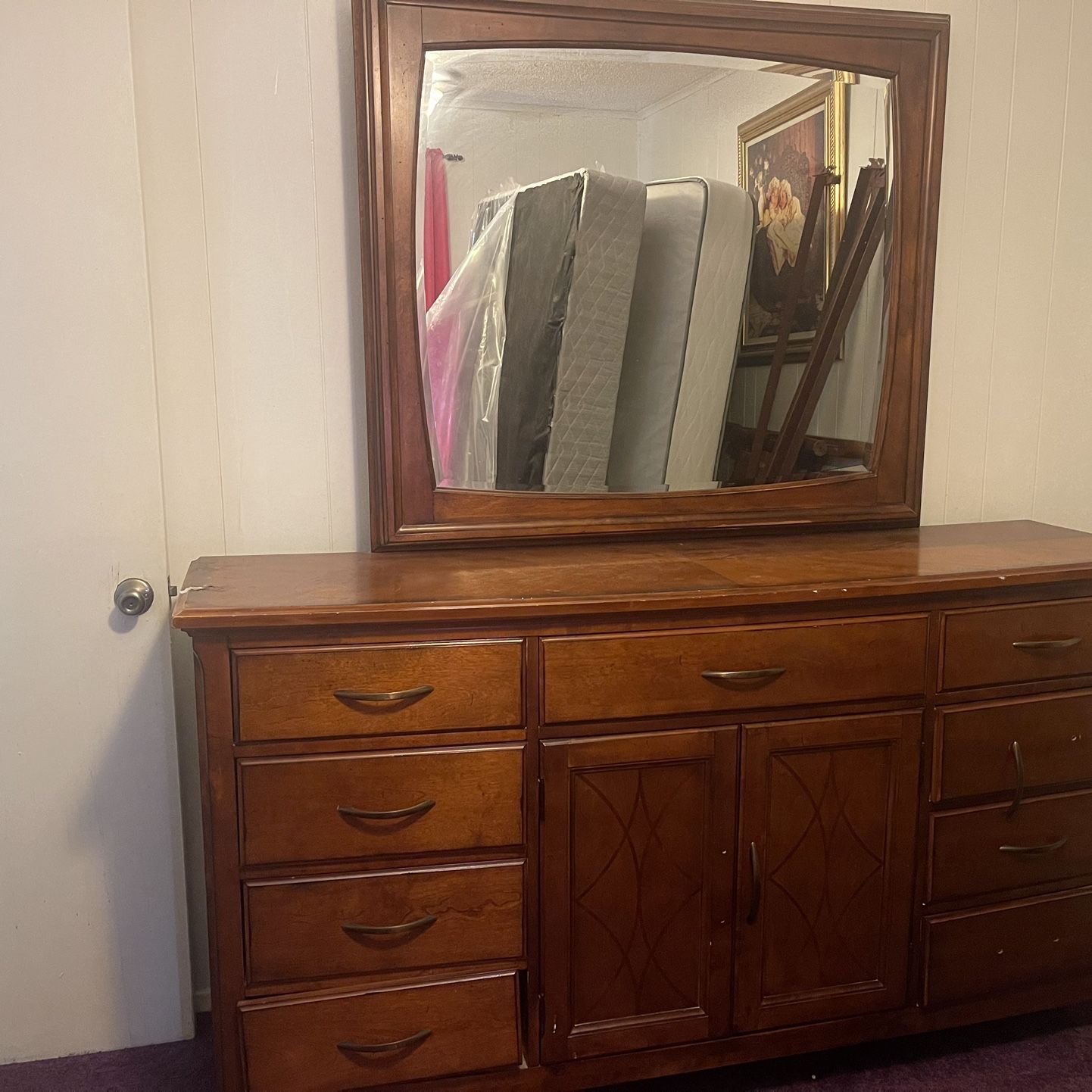 Dresser With Mirror