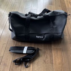 Supreme Leather Duffle Bag - Black