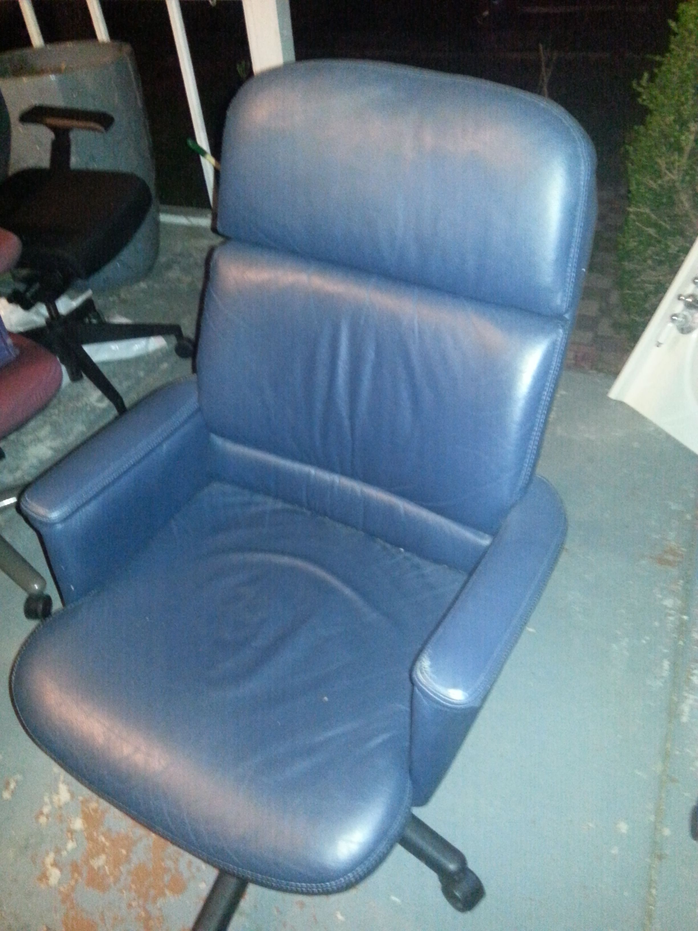 Comfortable office chairs $25