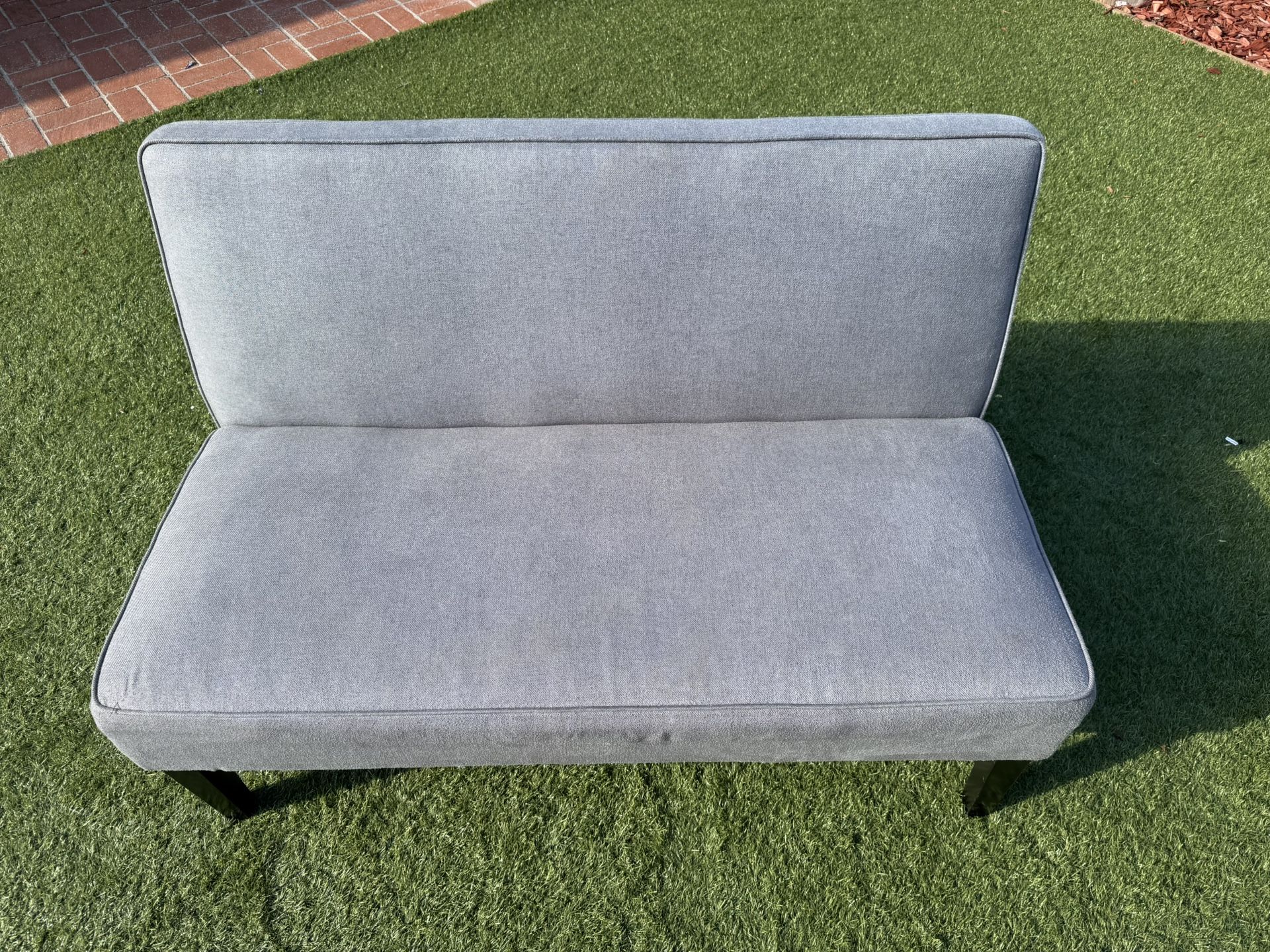 Sofa / Loveseat