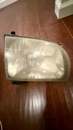 2003 Toyota Tacoma Pre runner Headlights