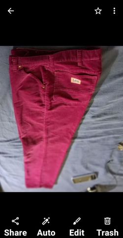Extravagant * Last Pair Of size 32 x  32 LEE JEANS.