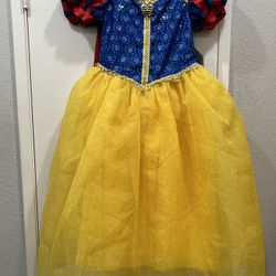 Snow white Girls Costume Size 9/10 Disney Castle Collection