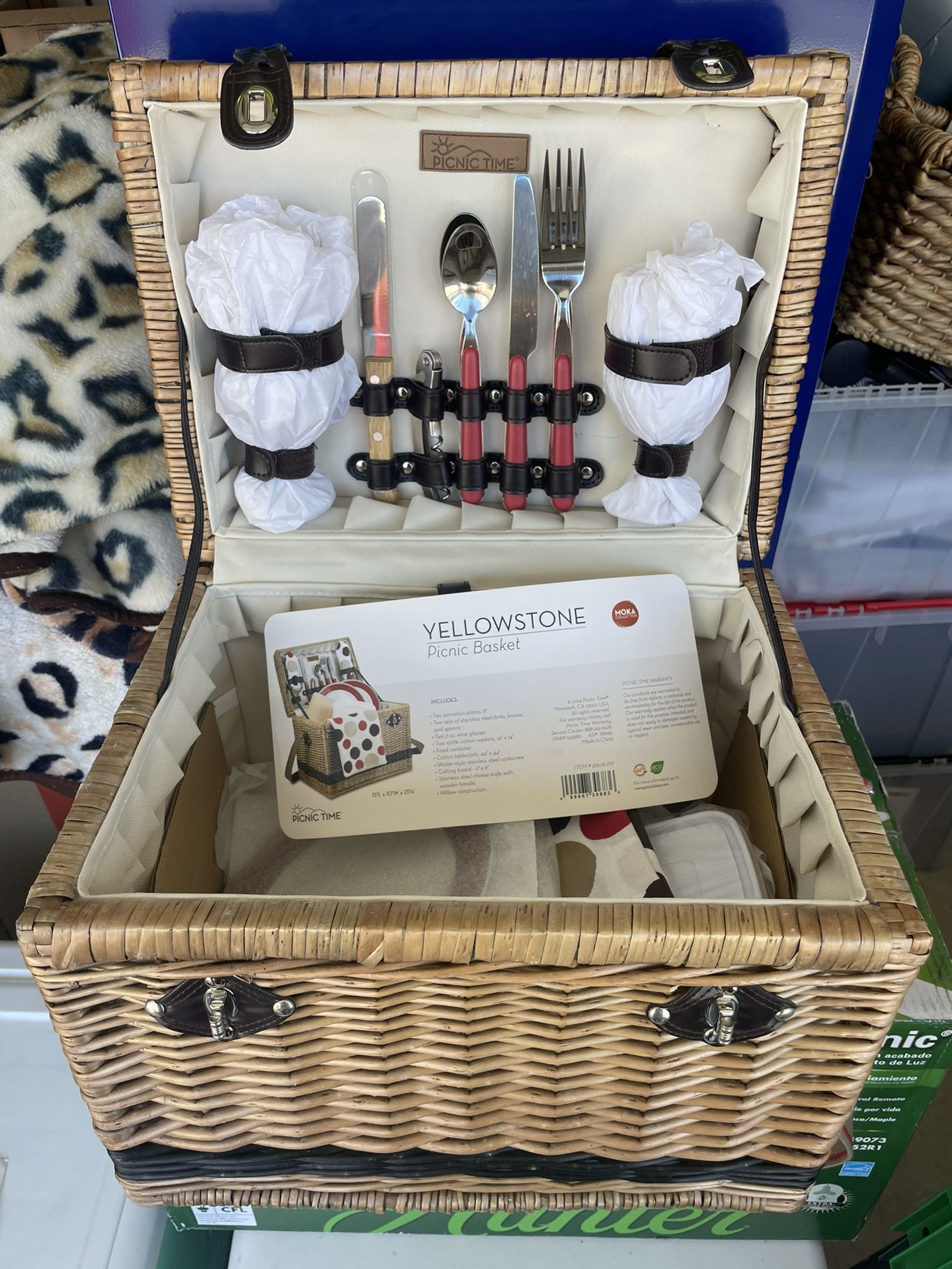 Yellowstone Picnic Basket