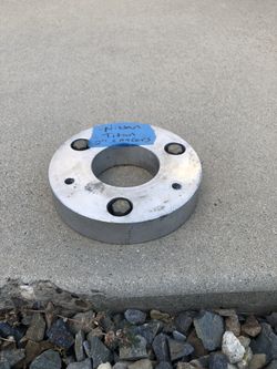 Nissan Titan 2 in leveling spacers