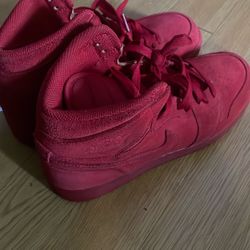 Jordan 1 Retro High Red Suede Size 6.5