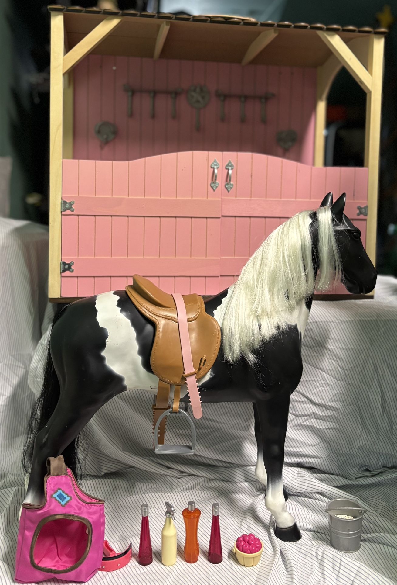 Our Generation Pink Horse Barn And 18in Black And White Paint Horse