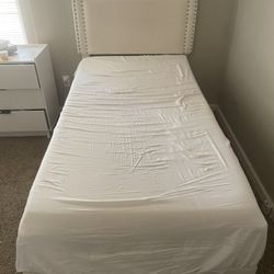 Twin Size Bed With Mattress 
