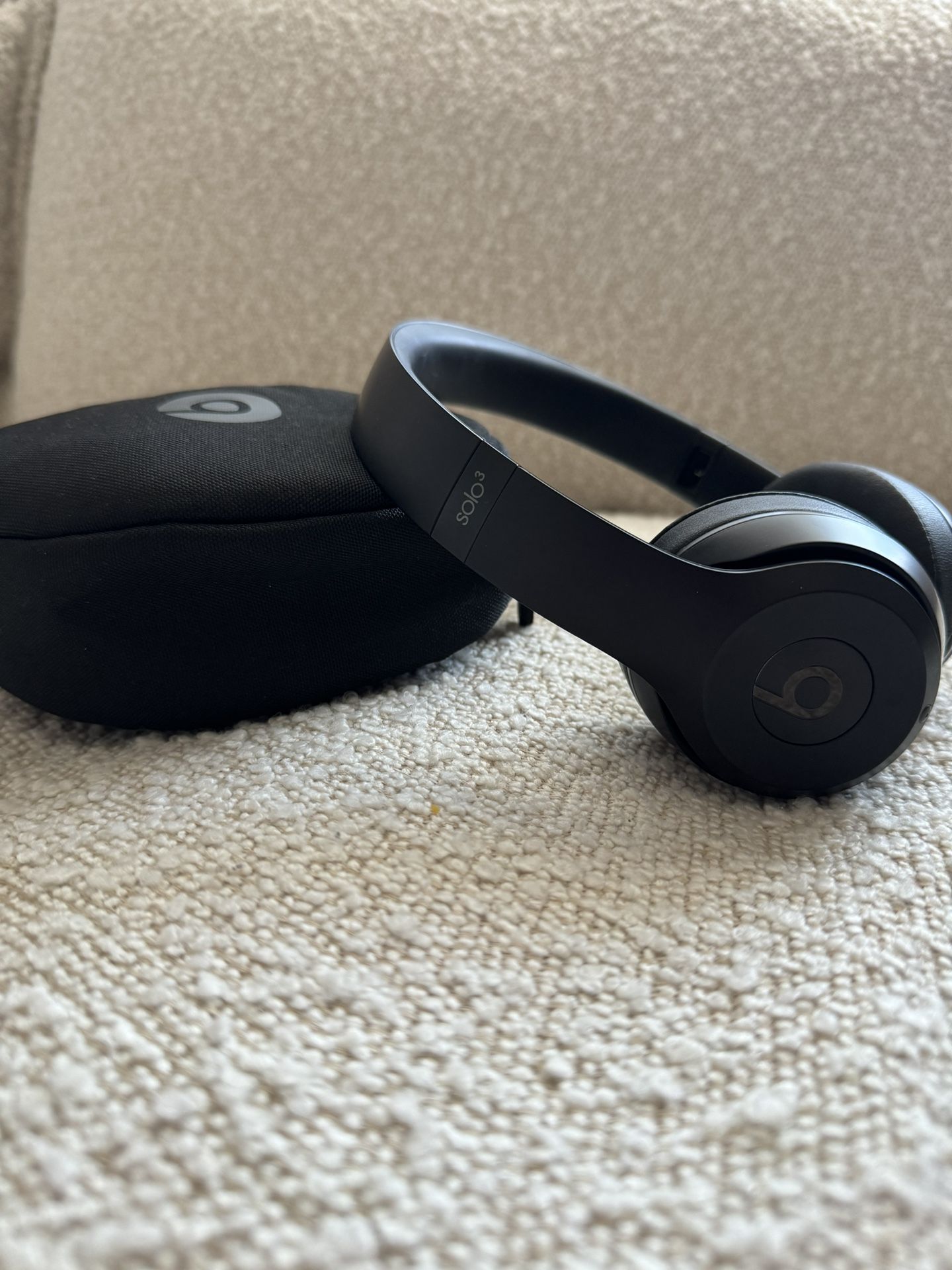 Beats Solo3 Wireless On-Ear Headphoens