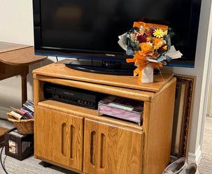 Solid wood Tv stand