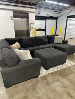 *Free Delivery*🚚 Modern Dark Gray U Shaped Sectional W/ Ottoman!